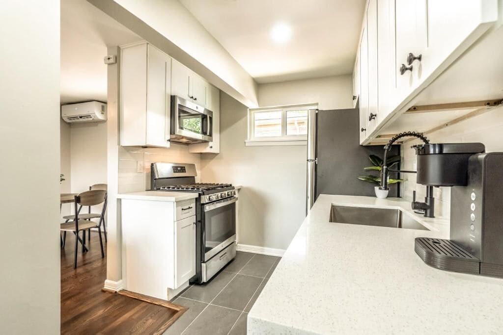 私人厨房 | 大冰箱、微波炉、烤箱、炉灶