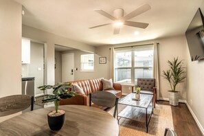 Living area - Stylish 1BR Urban Retreat (Houston)