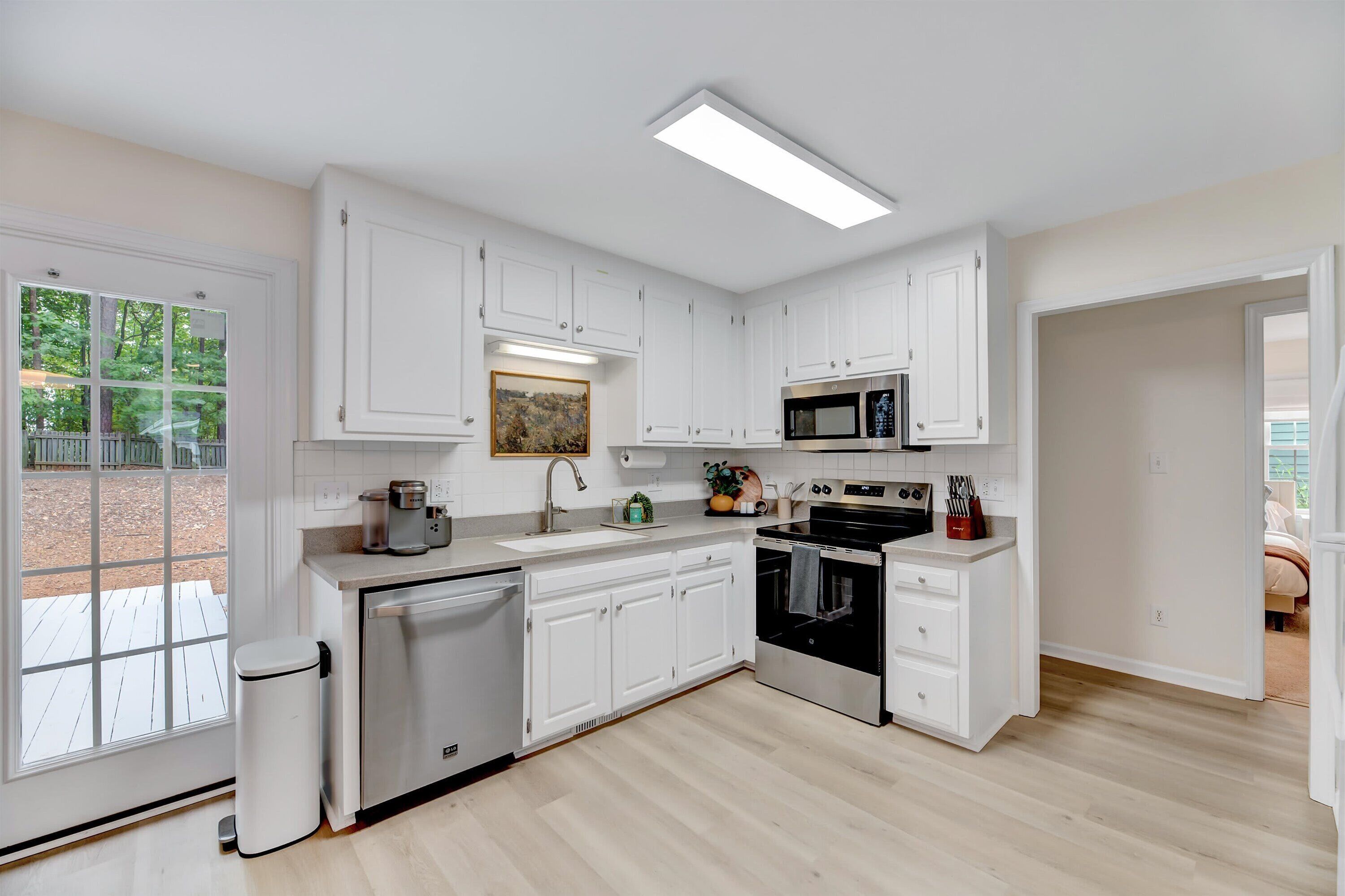 Refrigerador, microondas, horno, placa de cocina