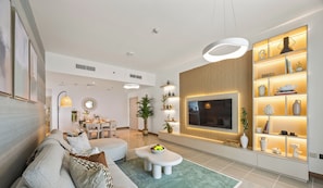 Standard Apartment, City View | Living room