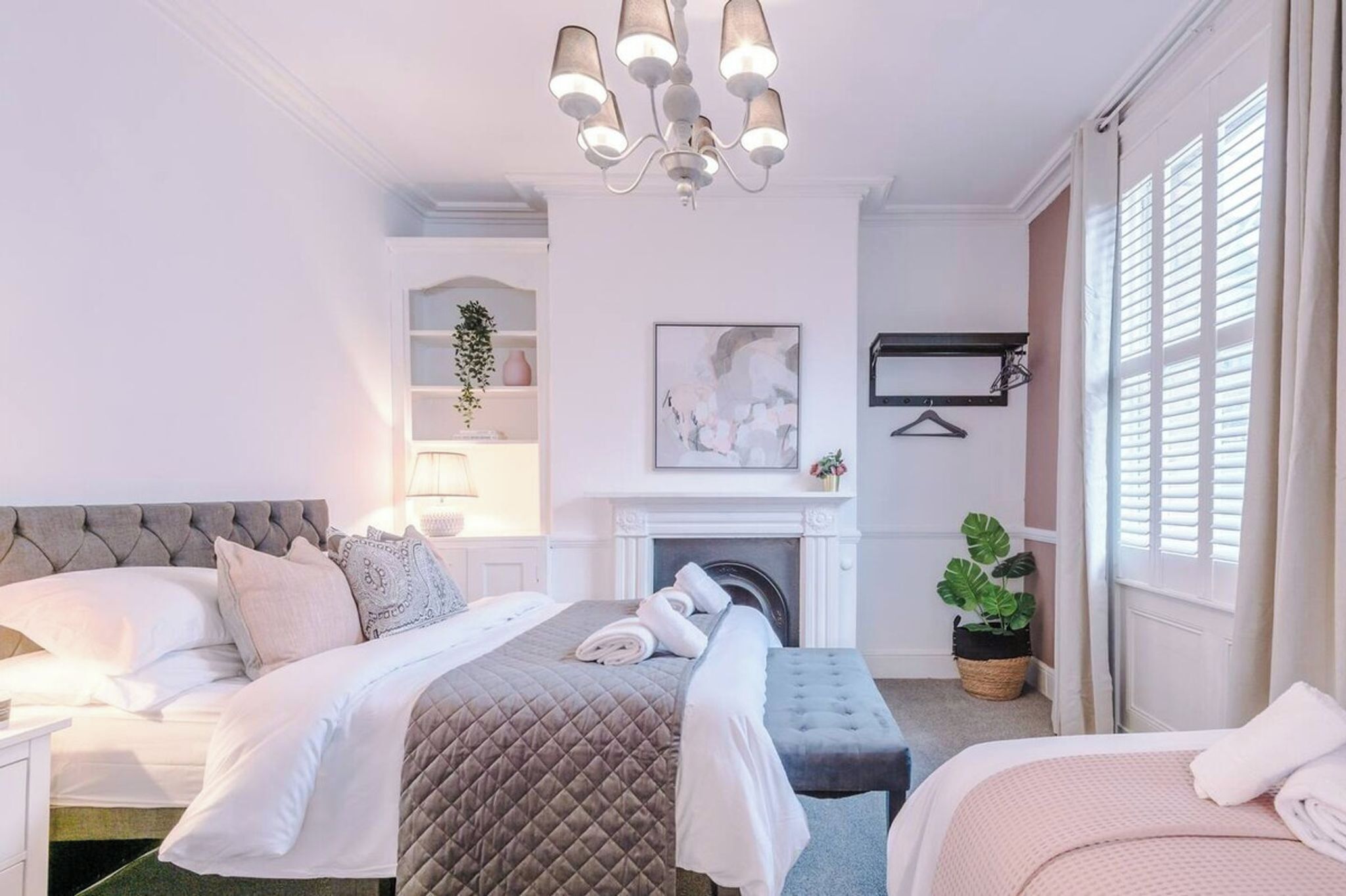 5 bedrooms, iron/ironing board, free WiFi, bed sheets