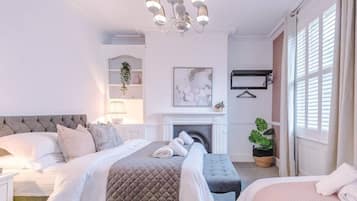 5 bedrooms, iron/ironing board, free WiFi, bed sheets