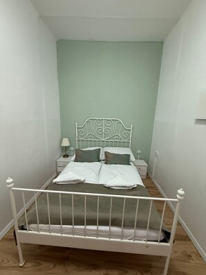 Basic Apartment | Iron/ironing board, free WiFi