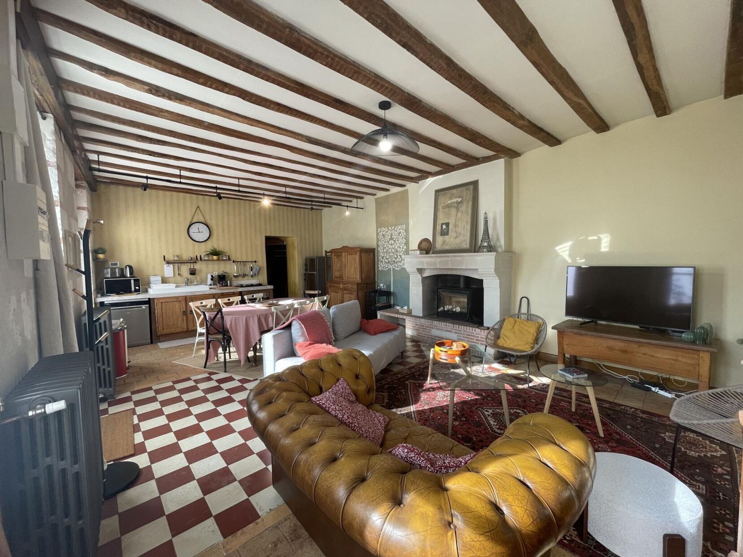 Télévision, cheminée