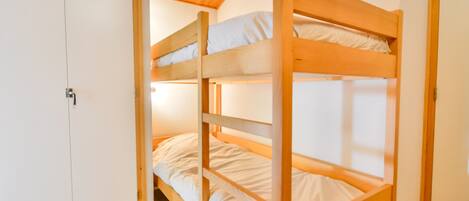 1 室のベッドルーム、ベッドシーツ