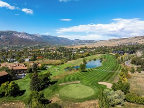 Golf - 3 Bedrooms Mountain Condo with Hot Tub and patio deck (Eden)