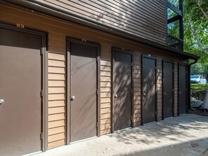 تفاصيل الفندق من الخارج