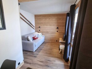 TV - Renovated Studio for 4 in Plagne Bellecôte, balcony (Plagne Bellecôte)