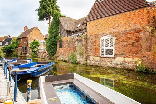 The cutest cottage near Canterbury + free parking