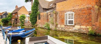 The cutest cottage near Canterbury + free parking