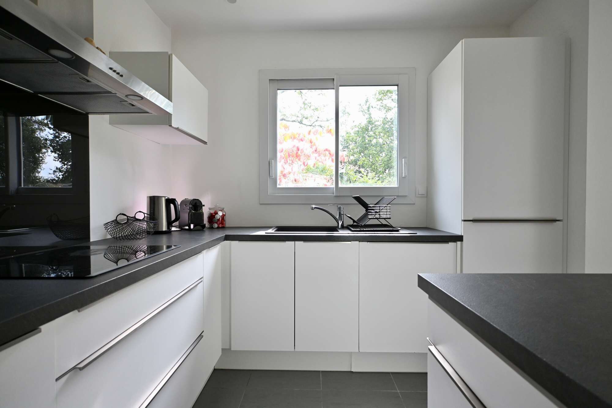 Frigorifero, microonde, forno, lavastoviglie