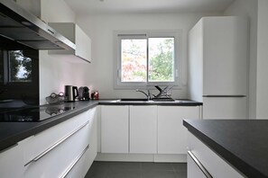 Fridge, microwave, oven, dishwasher