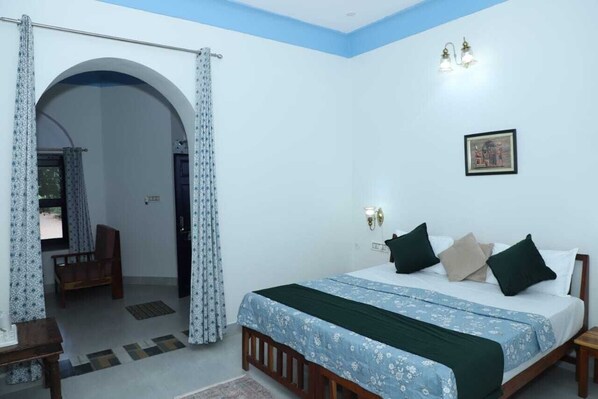 Free WiFi, bed sheets