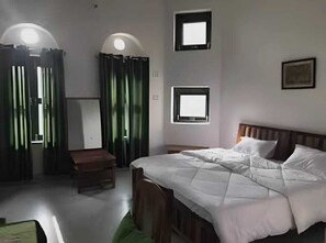 Cottage tiện nghi đơn giản, quang cảnh vườn | Truy cập Internet không dây miễn phí, bộ trải giường