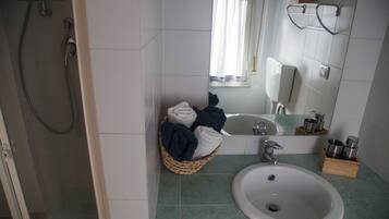 Classic Apartment, Balcony, City View | Bathroom