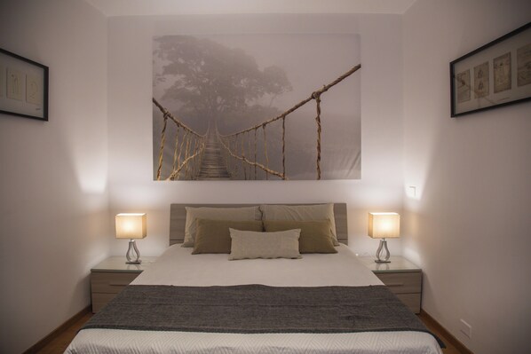 家庭公寓, 陽台, 城市景觀 | 筆電工作空間、遮光布/窗簾、熨斗/熨衣板、免費搖籃/嬰兒床