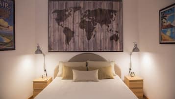 Leilighet – classic, balkong, byutsikt | Skrivebord for bærbar PC, blendingsgardiner og strykejern/-brett