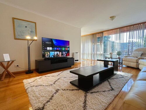 Sandy Bay Home - The Ultimate Base in Hobart