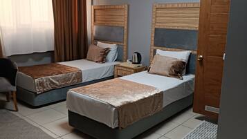 Basic Single Room, Park View | Peti besi dalam bilik, langsir/tirai gelap terus, kalis bunyi