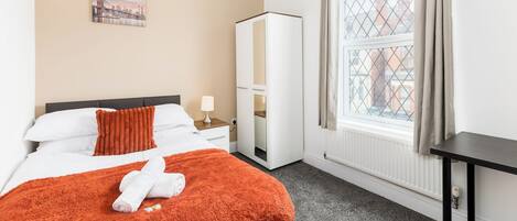 7 chambres, fer et planche à repasser, accès Internet, draps fournis