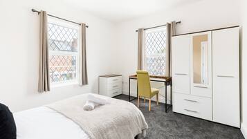 7 bedrooms, iron/ironing board, Internet, bed sheets