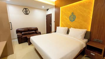 Deluxe Double Room, City View | Desk, laptop workspace, free WiFi