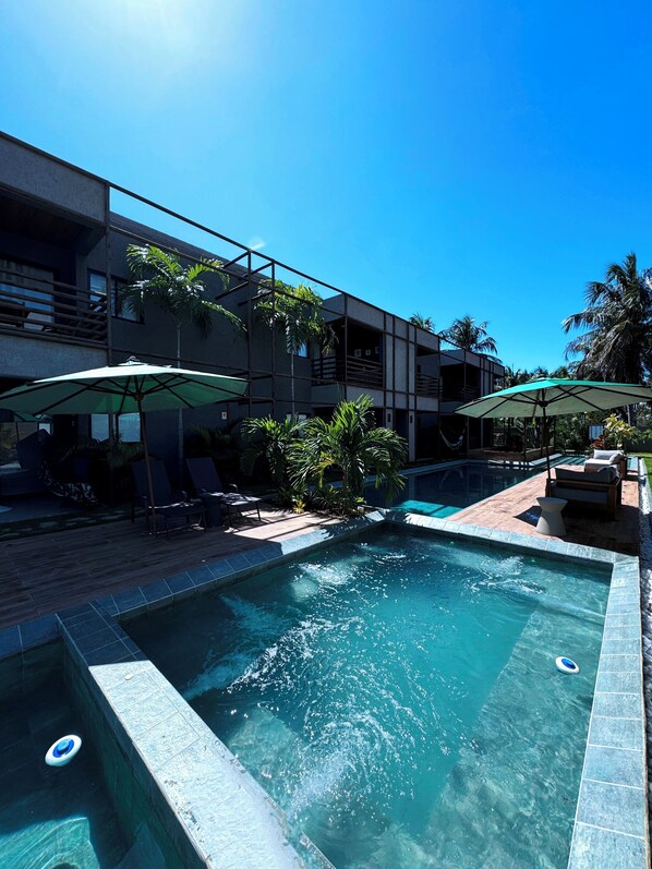 Piscine extérieure, piscine chauffée