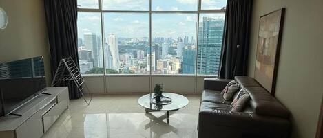 Double Room, 3 Bedrooms, City View | Living area