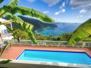 حمّام سباحة خارجي