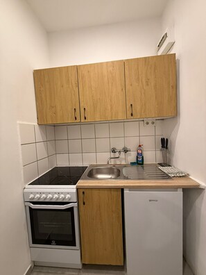 Appartement | Cuisine privée | Mini réfrigérateur, micro-ondes, four, plaque de cuisson