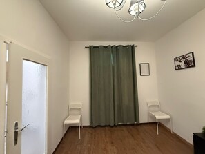 Interior - 2BR Apartment 10 Min Walk to Westbahnhof (Vienna)