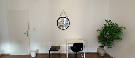 ベーシック アパートメント | アイロン / アイロン台、WiFi (無料)