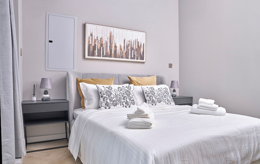 Vista Downtown, Chic Poolside 1br, 10 Min Walk To Burj Khalifa, Pool And Gym. - Dubai