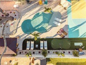 Pool - Spacious retreat w/ pool & putting green (Seminole)