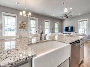 Interior - Red Door on Boulevard | Sleeps 8 (Canadian)