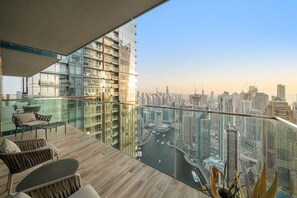 Terrace/patio - FIRST CLASS | 1BR | Scenic Marina Views (Marina)