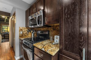 Fridge, microwave, oven, stovetop - Chic Studio Condo in Breckenridge – Steps from Main Street! (Breckenridge)
