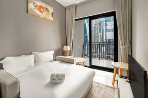 1 bedroom, iron/ironing board, WiFi, bed sheets - FIRST CLASS | 1BR | Pool View & Prime Location (Business Bay)