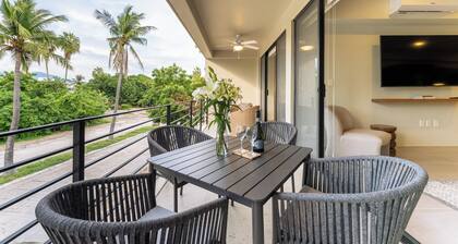 Chahué Central Condo – Steps from Beach, Dining & Wine Shops