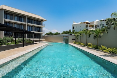 Chahué Central Condo – Steps from Beach, Dining & Wine Shops