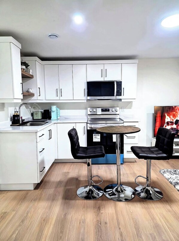 Micro-ondas, fogão, cooktop