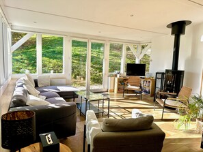 Deluxe House, Mountain View | In-room dining