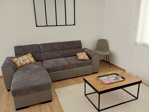 Living area - House near puy du fou for up to 5 people (Les Epesses)
