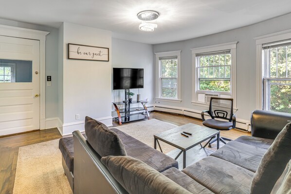 Apartment (3 Bedrooms) | Front of property