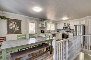 House (6 Bedrooms) | Interior