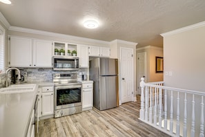 House (6 Bedrooms) | Interior - 2 Mi to Gardner Village: Family Gem w/ Fenced Yard (West Jordan)