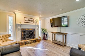 House (6 Bedrooms) | Interior