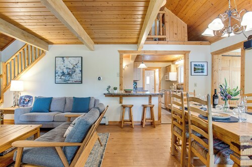 Mtn-view Deck: Stunning Fraser Home By Ski Shuttle