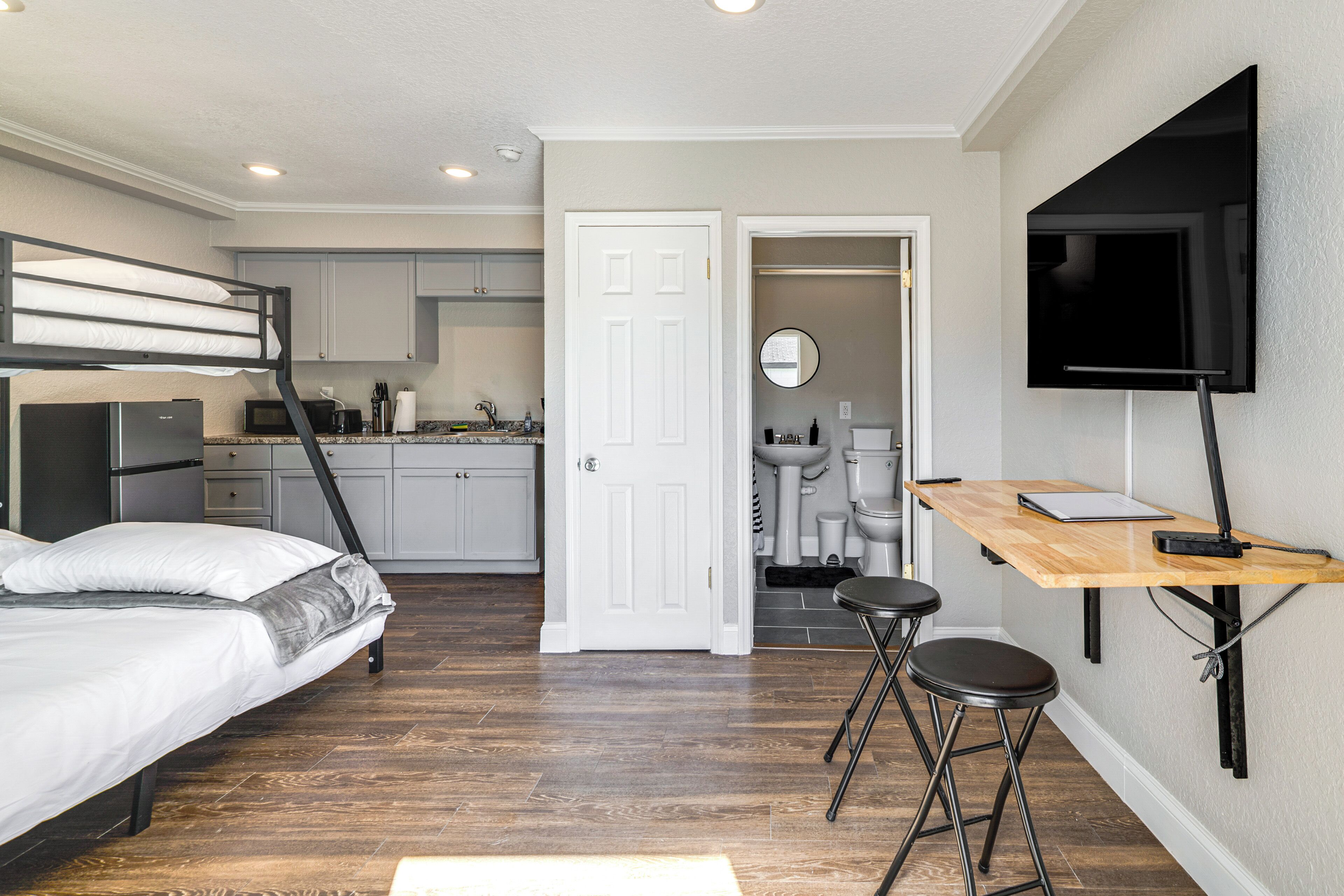 Apartment (0 Bedroom) | Interior