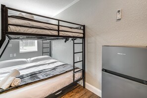 Apartment (0 Bedroom) | Interior - Anglers Dream: Studio 2 Mi to 7 Sisters Springs! (Homosassa)